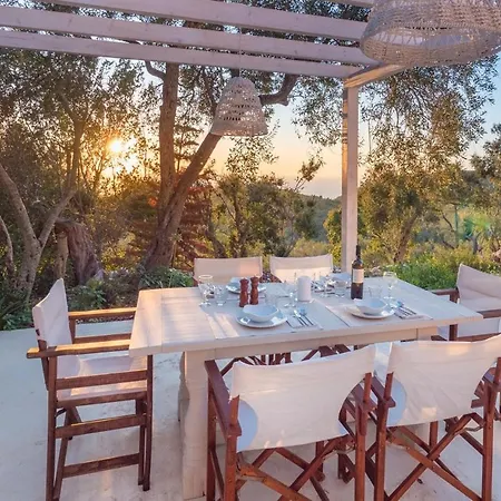 Villa Kallista House Kourtaiika