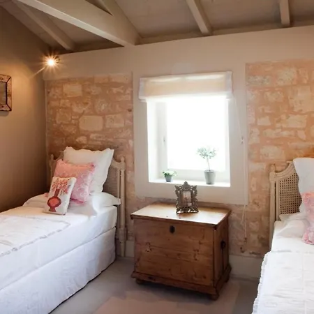 Kallista House * Kourtaiika