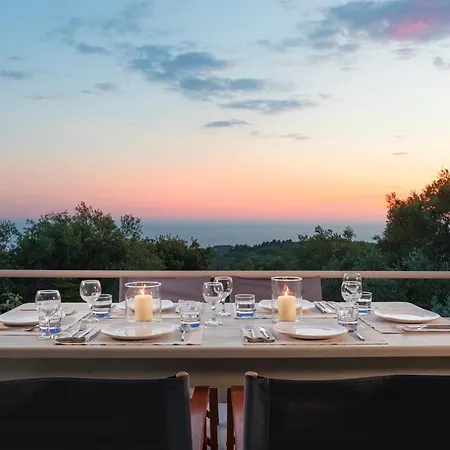 Kallista House Kourtaiika